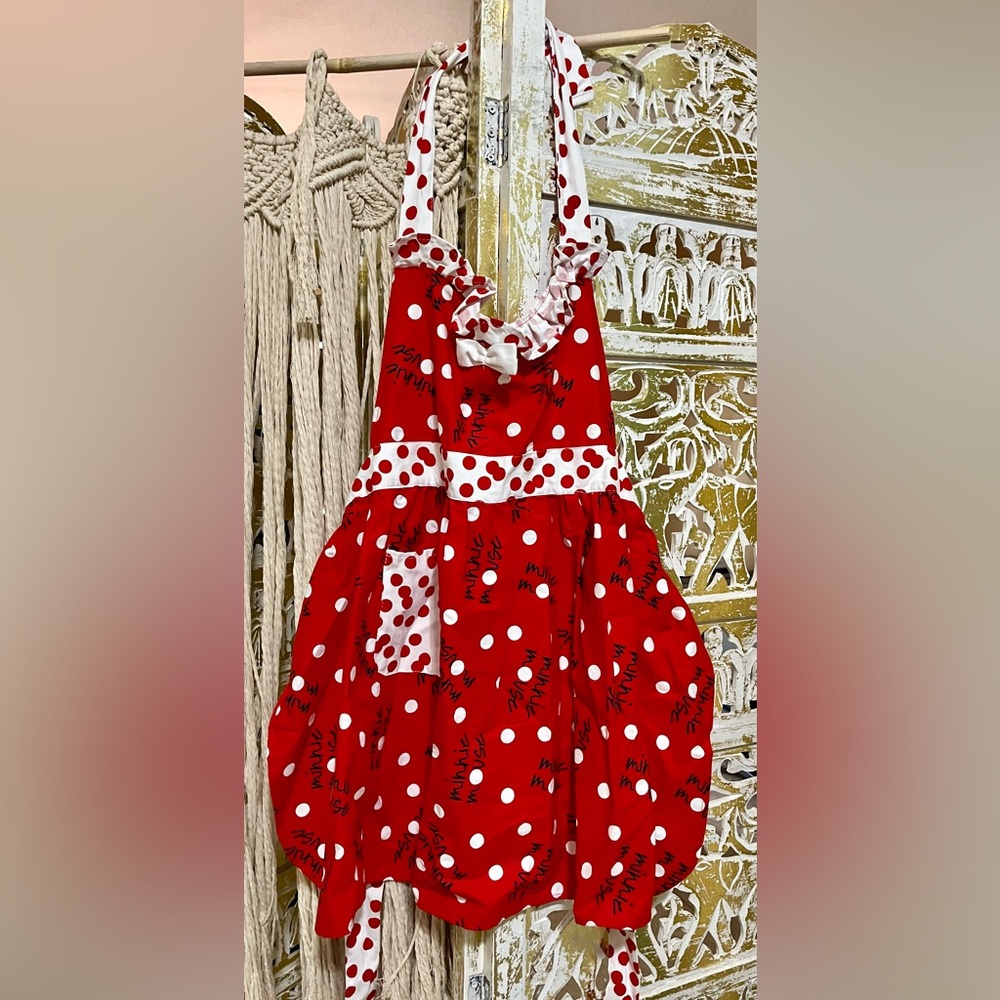 Disney Red & White Polkadot Minnie Mouse Apron - 100% Cotton